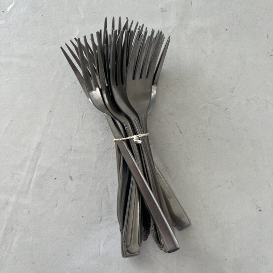 Set de tenedores y cucharas de metal cromado - Imagen 2