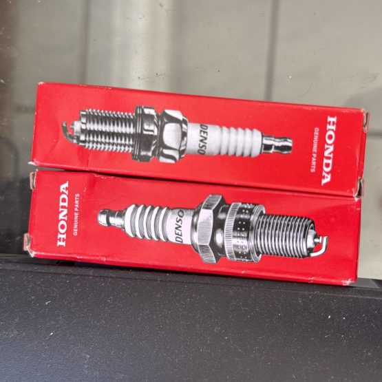 4 Spark Plugs - Bujias DENSO - SXU22HCR11 - 12290-R40-A02 Iridium
